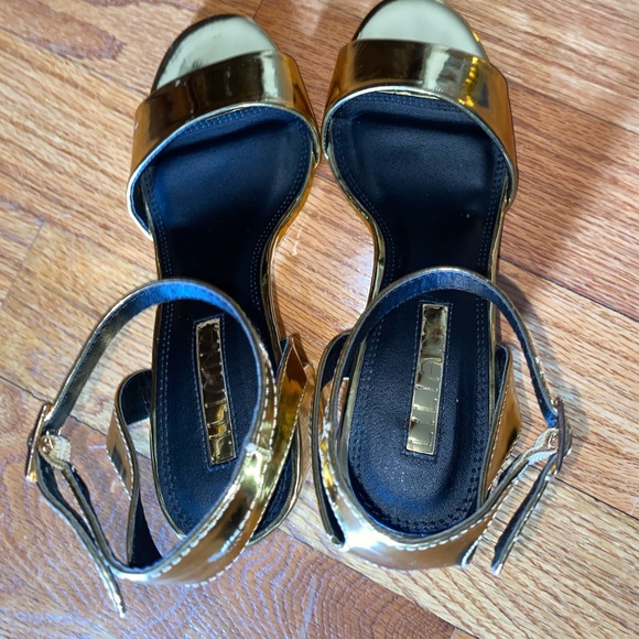 Liliana gold block heels 7.5 shoe size - Picture 4 of 11